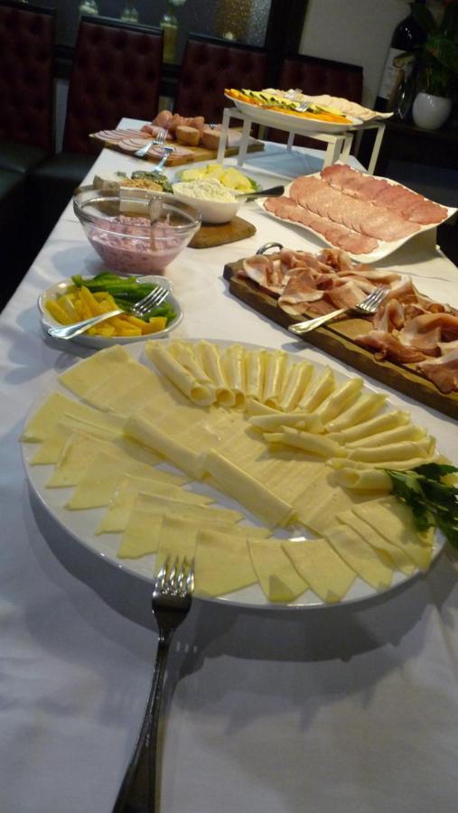 Hotel Rodizio Ug Wolfsburg Luaran gambar
